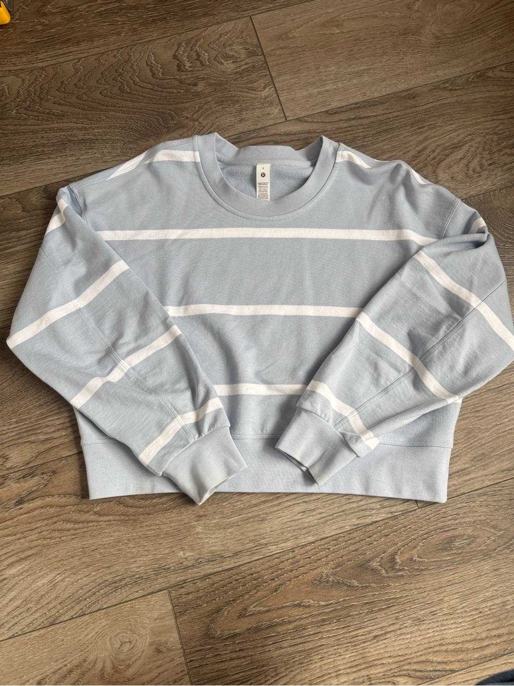 92. Lululemon Perfectly Oversized Cropped Crew Sweatshirt Size 6 Blue Stripe